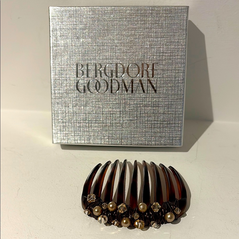 Brown Hair Comb with Pearls and Transparent Faceted Beads.